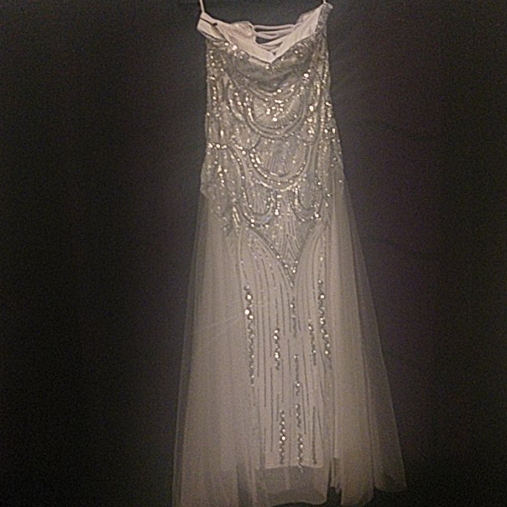 Strapless dress